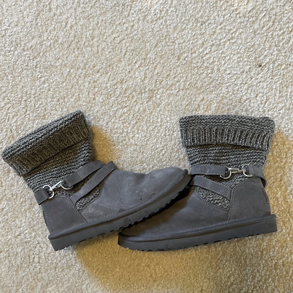 Knitted Ugg Booties